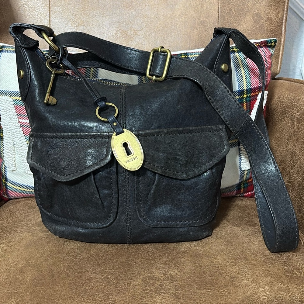 Fossil Long Live Vintage 90s black leather shoulder bag with signature hang tags